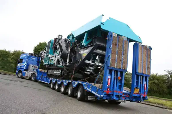 Step-frame trailer.